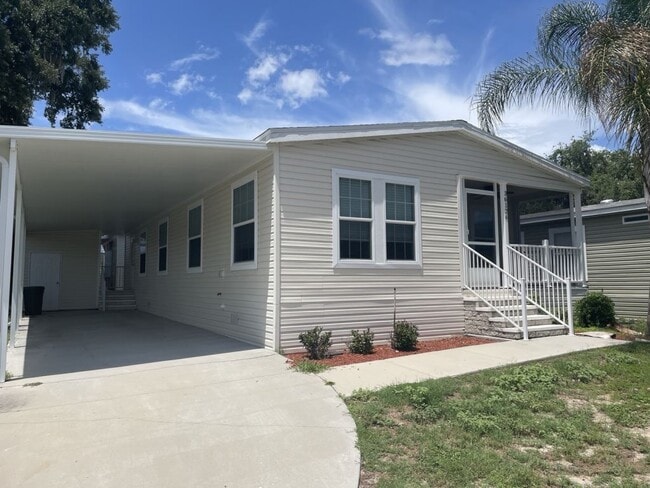 Building Photo - 36126 Plum Ave