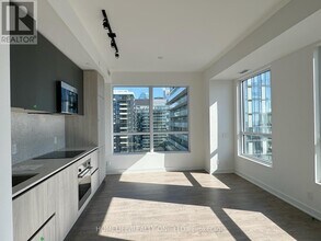 Building Photo - 108 Peter St