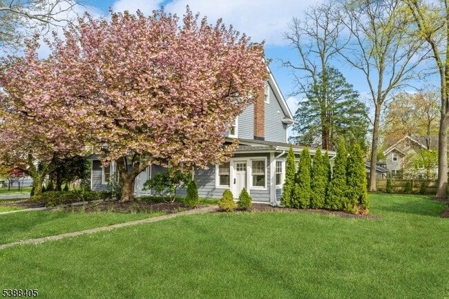 Building Photo - 648 E Broad St