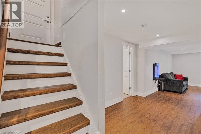 Building Photo - 125 Warren Ave