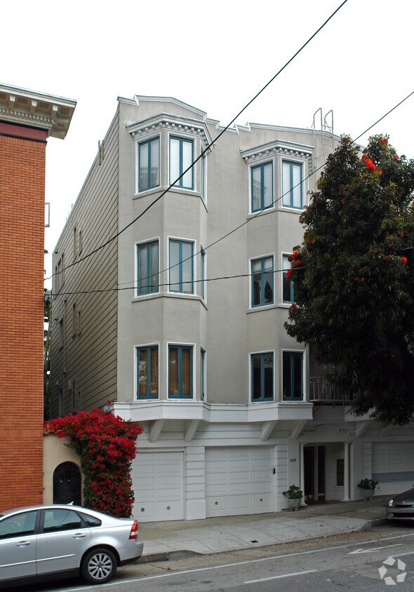 Building Photo - 840 Lake St