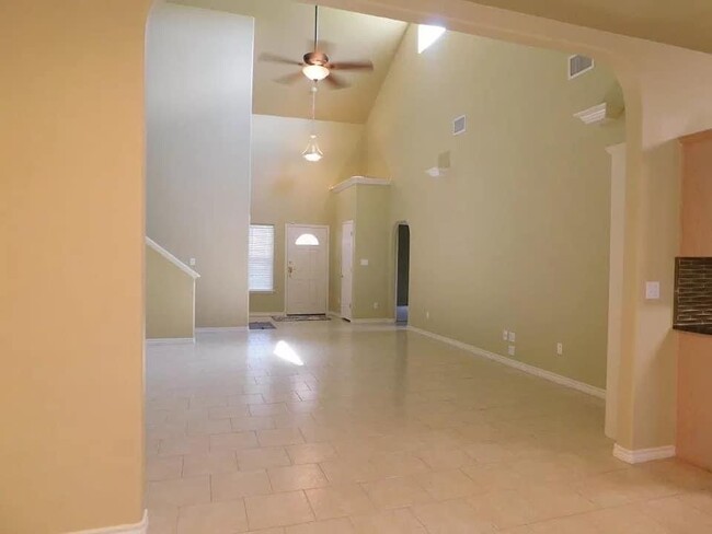 Building Photo - 15641 Palmira Ave