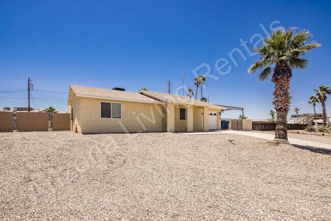 Building Photo - CENTRALLY LOCATED WITH LARGE YARD