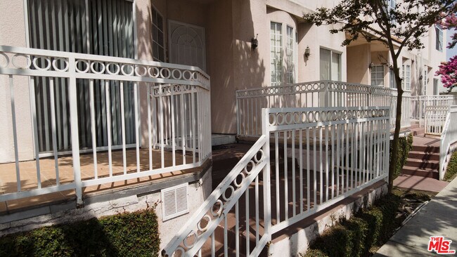 Building Photo - 4057 W 147th St