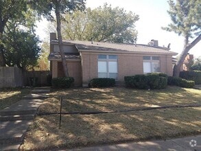 Building Photo - 2110 Valleywood Dr