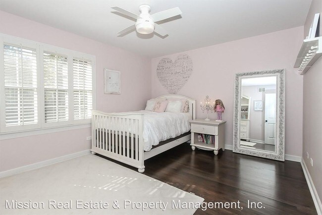Building Photo - 4 br, 3.5 bath House - 130 N Clay St