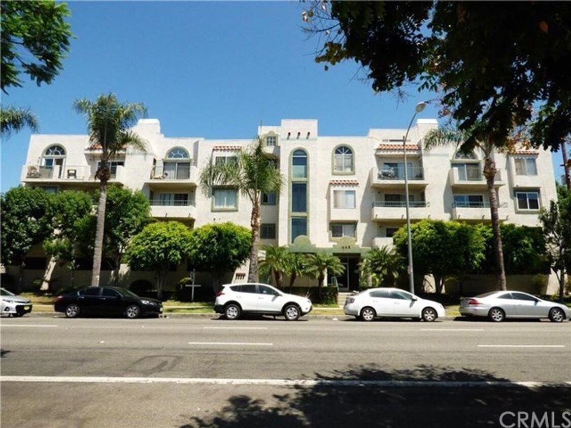 Foto principal - Spacious 2-bedroom condo in Downtown Long ...