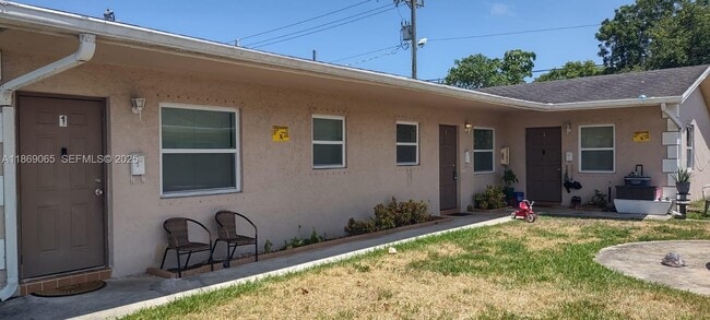 Foto del edificio - 230 NE 40th St