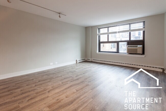 Photo - 445 W Wellington Ave Apartment