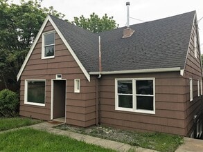 Building Photo - 1714 N Wycoff Ave