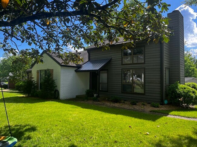 Building Photo - 5901 New Hope Ct