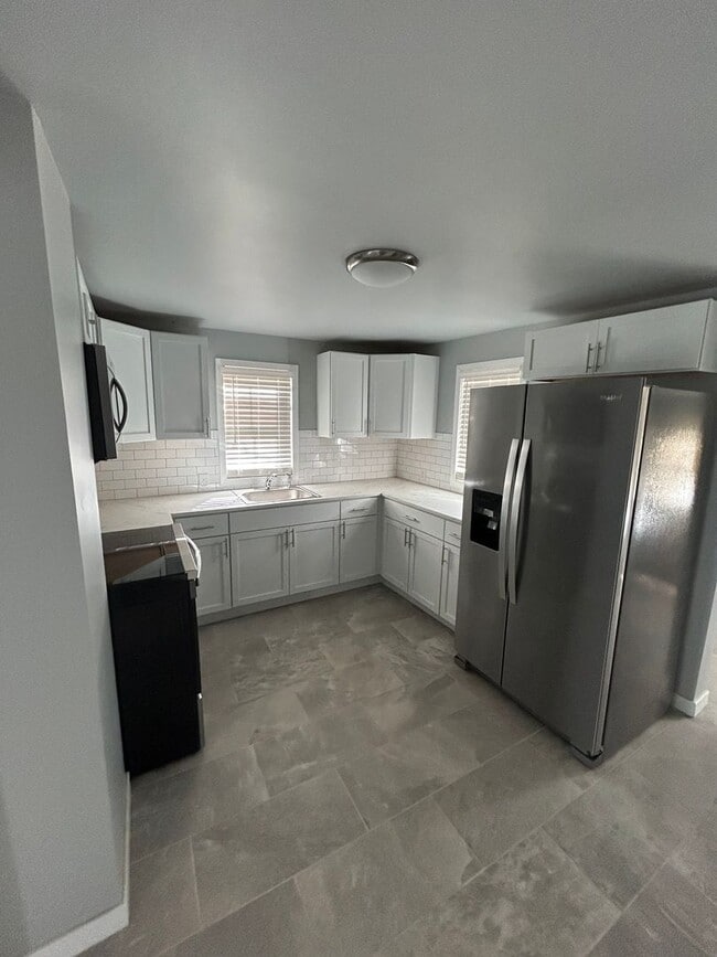 Building Photo - 2761 Dean Cir