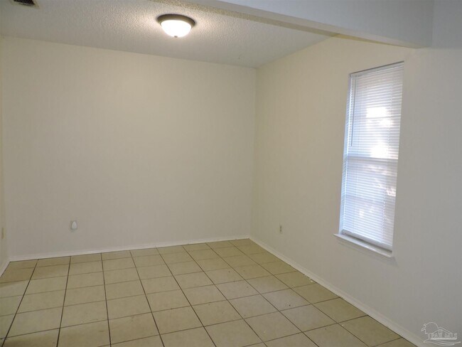 Foto del edificio - 3145 Cedarwood Village Ln