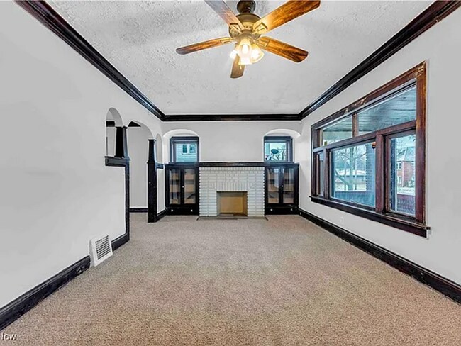 Foto del edificio - Bright and Spacious 3-Bedroom Home for Rent