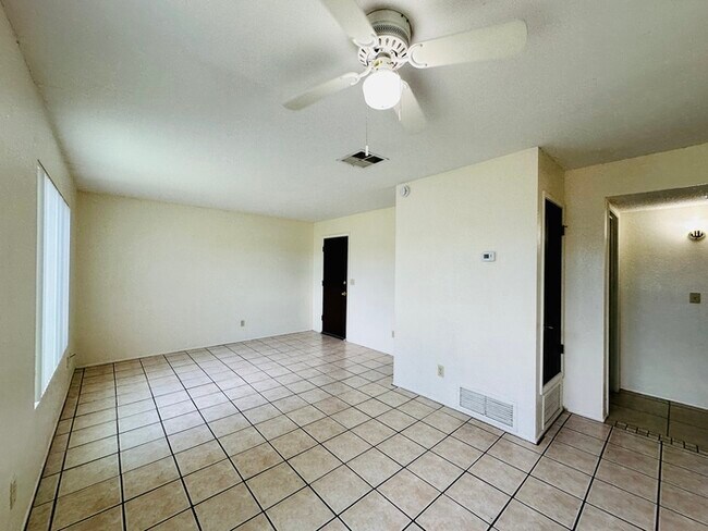 Foto del edificio - Spacious 2 Bedroom Townhouse Near A-Mounta...