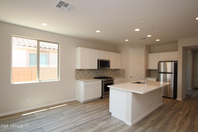 Foto del edificio - 7041 W Coles Rd