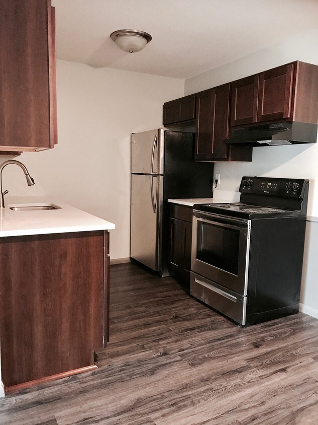 Primary Photo - 5255 W 82nd St