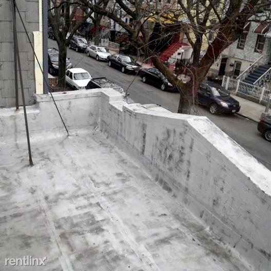 Foto del edificio - 556 Central Ave