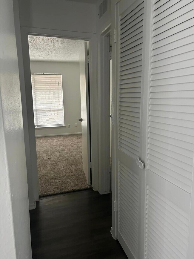 Prestonwood Hillcrest Apartments 15505 Hillcrest Rd Dallas, TX