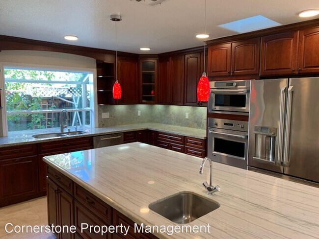 Foto del edificio - 5 br, 3 bath House - 10280 Plum Tree Ln