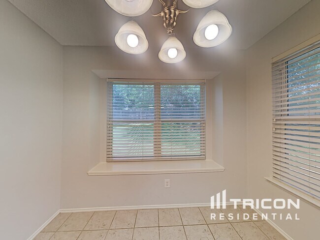 Building Photo - 7015 Escondido Dr