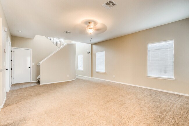 Foto del edificio - Gorgeous 4 Bedroom Home In Horizon with Refrigerated Air!