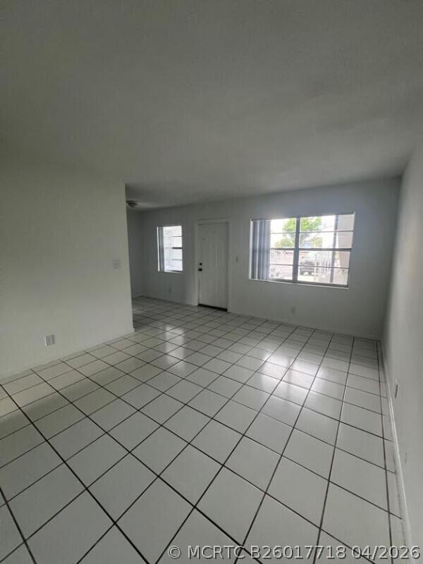 Foto del edificio - 371 Sunshine Dr