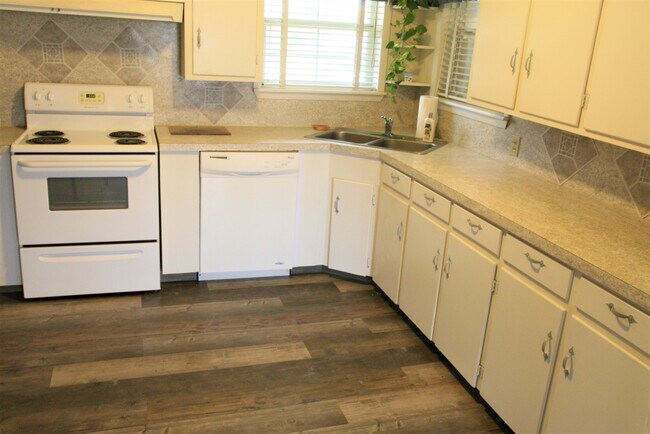 cocina - 503 Hilliard Dr