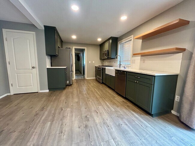 Foto del edificio - Welcome to this charming 3-bedroom, 2.5-bathroom house located in Vancouver, WA!