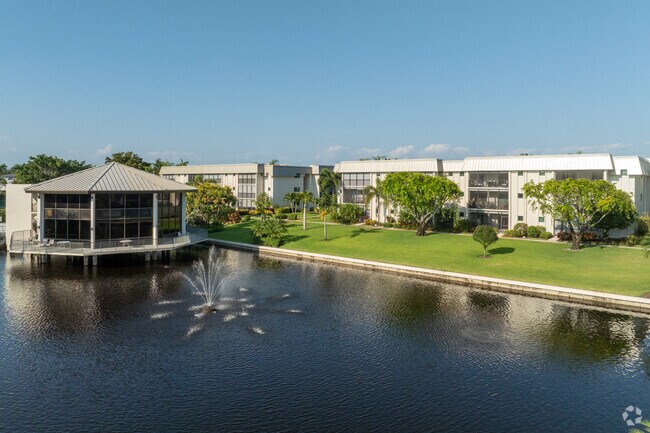 Foto del edificio - Hidden Lake Villas