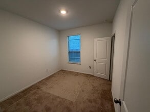 Building Photo - 14731 Maple Pond Pl