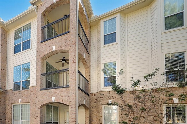 Foto del edificio - 6607 Lake Woodlands Dr