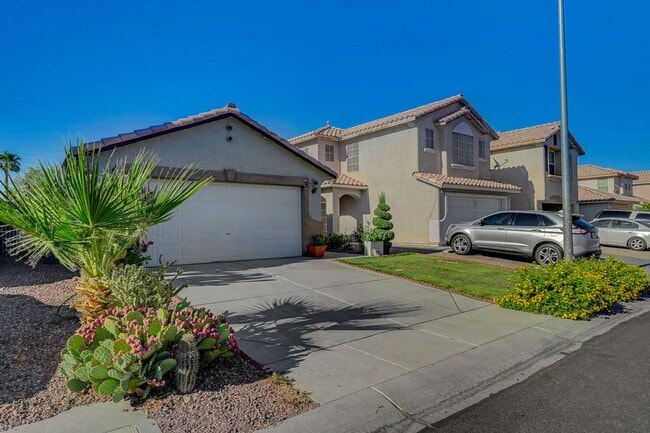 Building Photo - This beautifully updated single-story rental