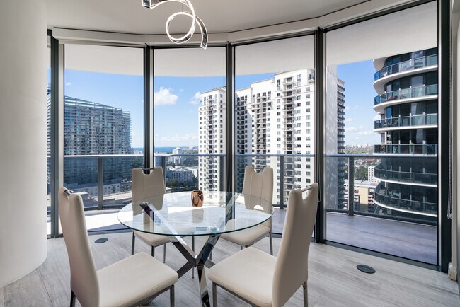 Foto del edificio - 45 SW 9th St