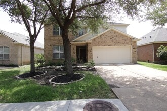 Building Photo - 2027 Creek Run Dr