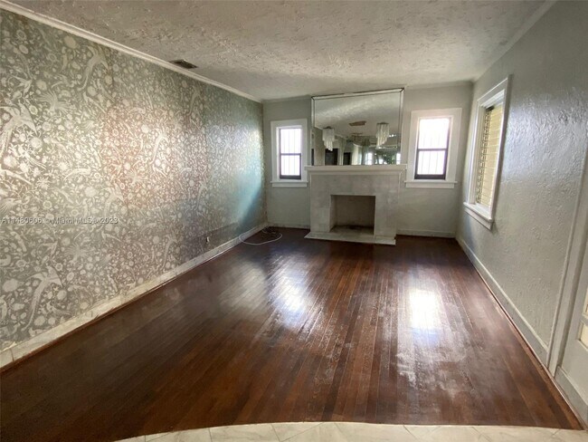 Foto del edificio - 2369 SW 17th St