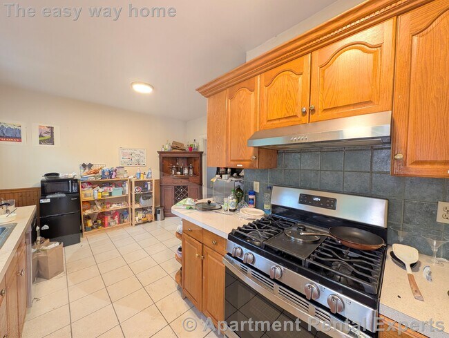 Foto del edificio - 16 Curtis Ave