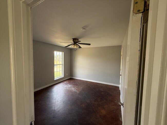 Foto del edificio - 113 Nikki Dr