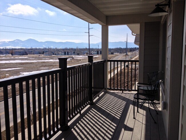 Building Photo - High End 2 Bedroom 2 Bathroom Apartment