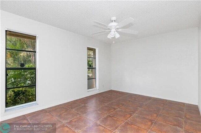 Foto del edificio - 406 NW 101st Terrace