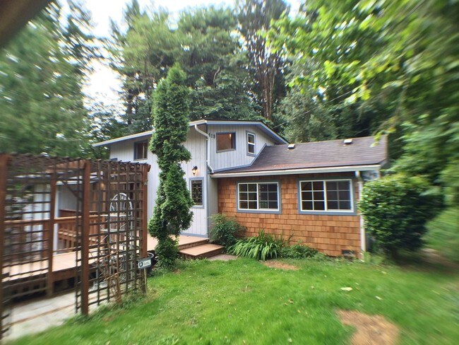 Building Photo - 419 Seattle Ave