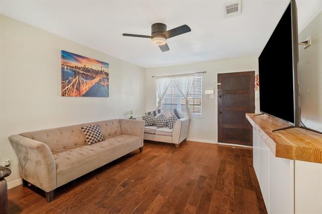 Foto del edificio - 2320 Meadow Lark