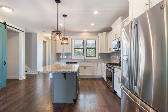 Foto del edificio - 4 Bedroom Briar Chapel Home Available Now!