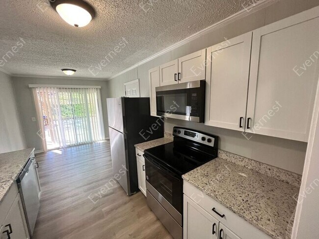 Foto del edificio - 35 Benzing Rd