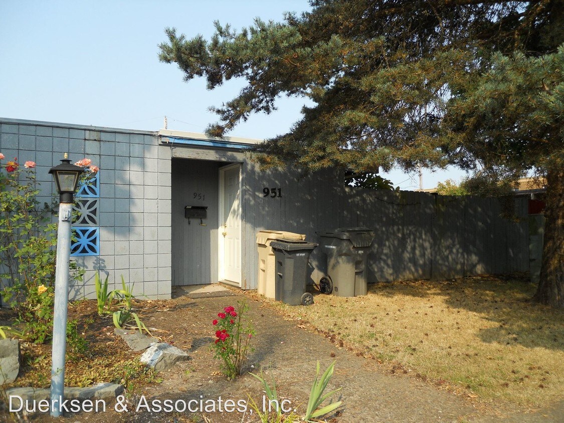 Primary Photo - 1415-955 NW Highland Dr