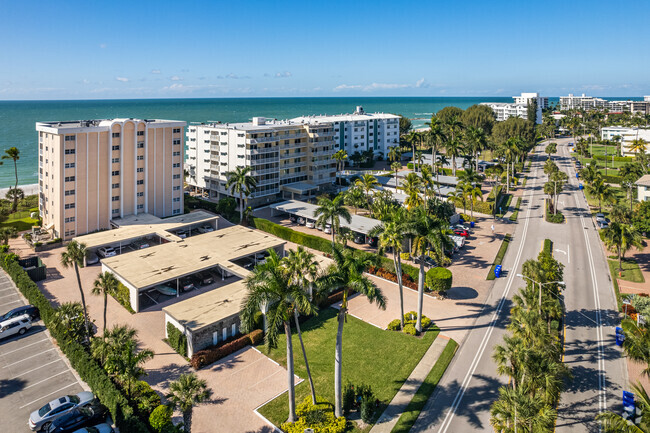 Aerial Photo - The Diplomat Club