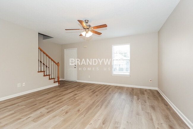 Building Photo - 701 Holland Ridge Dr