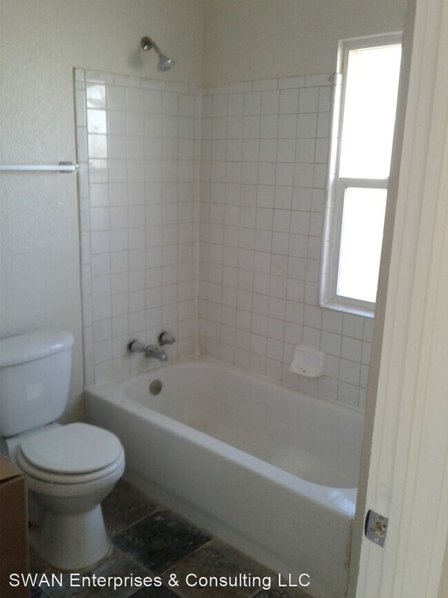 Building Photo - 2 br, 1 bath House - 1410 Dayton