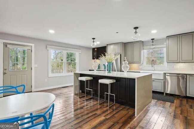 Foto del edificio - 1712 Shirley St SW