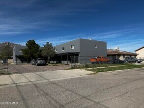 Building Photo - 4703 Moonlight Ave